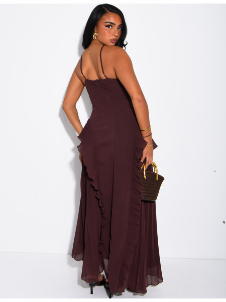 Langes, rückenfreies, plissiertes Kleid mit Volants