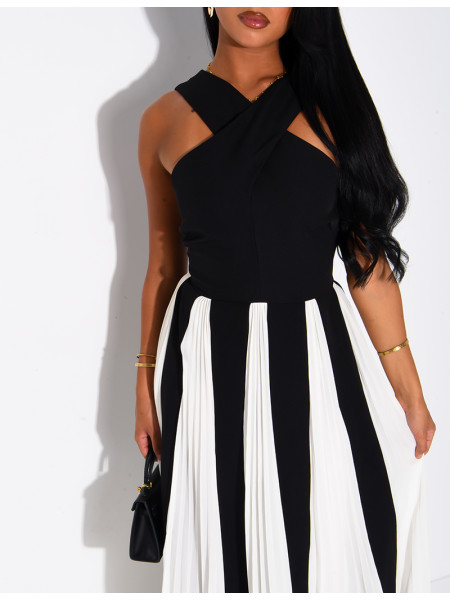 Robe longue à empiècements en voile contrastant et col croisé