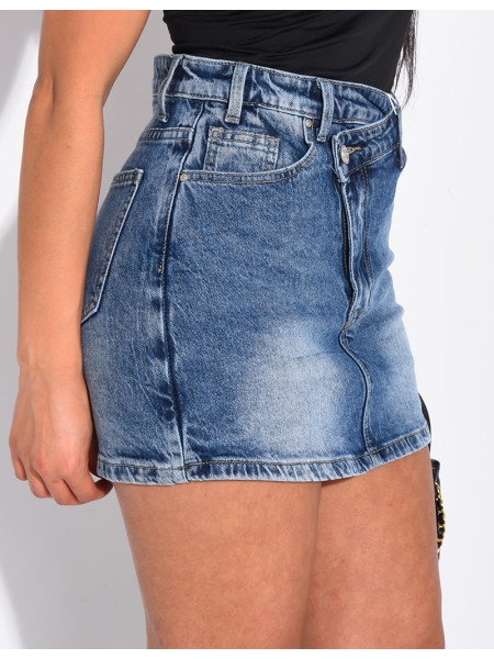 Jupe short en jeans à boutonnière croisée