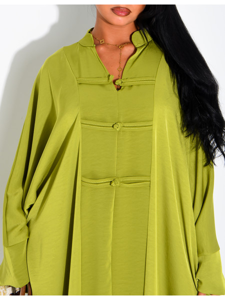 Weites, fließendes Kleid mit Bindebändern im asiatischen Stil