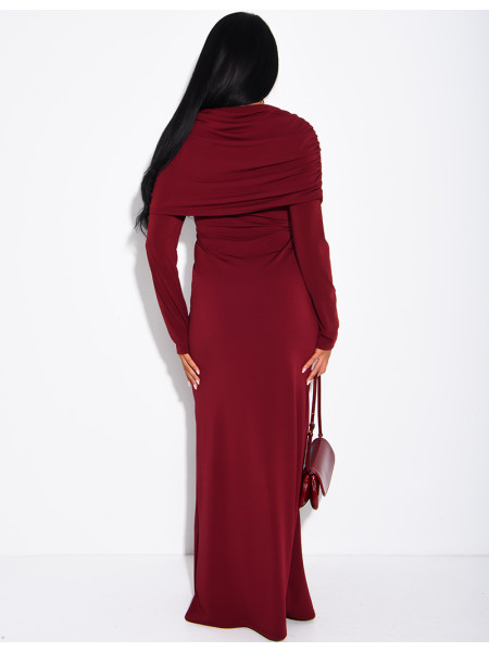 Long, draped dress with a gathered waist