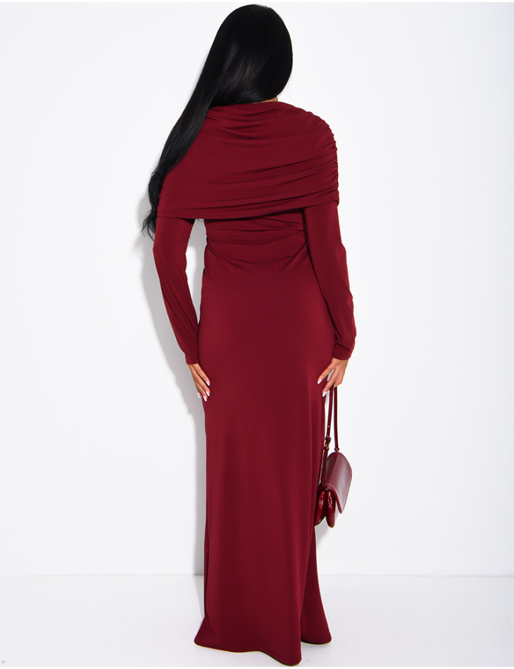 Long, draped dress with a gathered waist