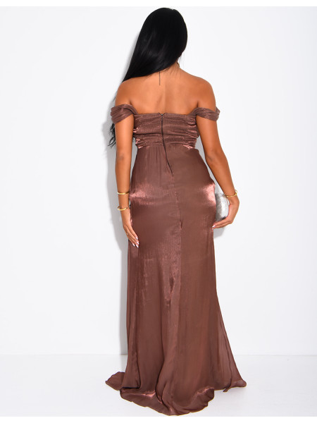 Robe longue épaules dénudées en satin irisé