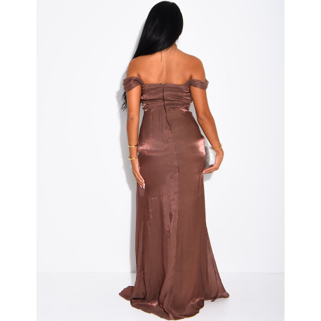 Robe longue épaules dénudées en satin irisé