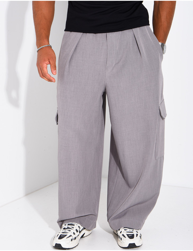 Fließende Oversize-Hose mit Cargotaschen