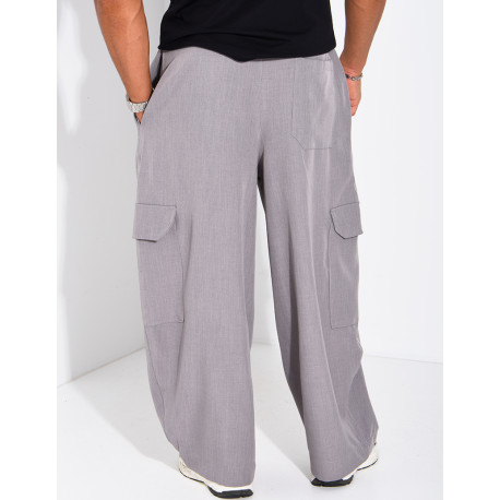 Fließende Oversize-Hose mit Cargotaschen