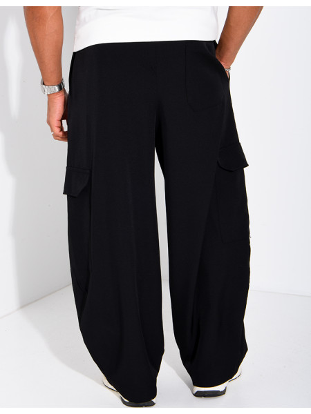 Fließende Oversize-Hose mit Cargotaschen