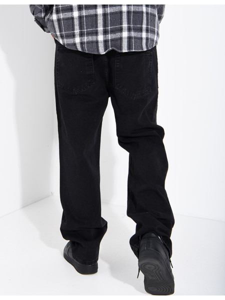 Herrenjeans im Regular-Schnitt mit Strasssteinen