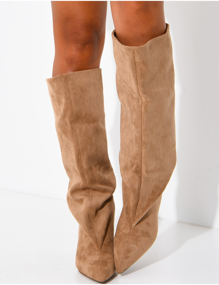 Bottes en suédine effet bouffantes