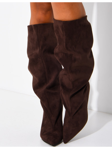 Bottes en suédine effet bouffantes