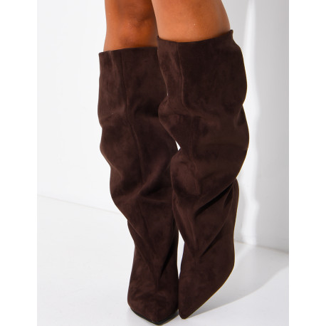 Bottes en suédine effet bouffantes