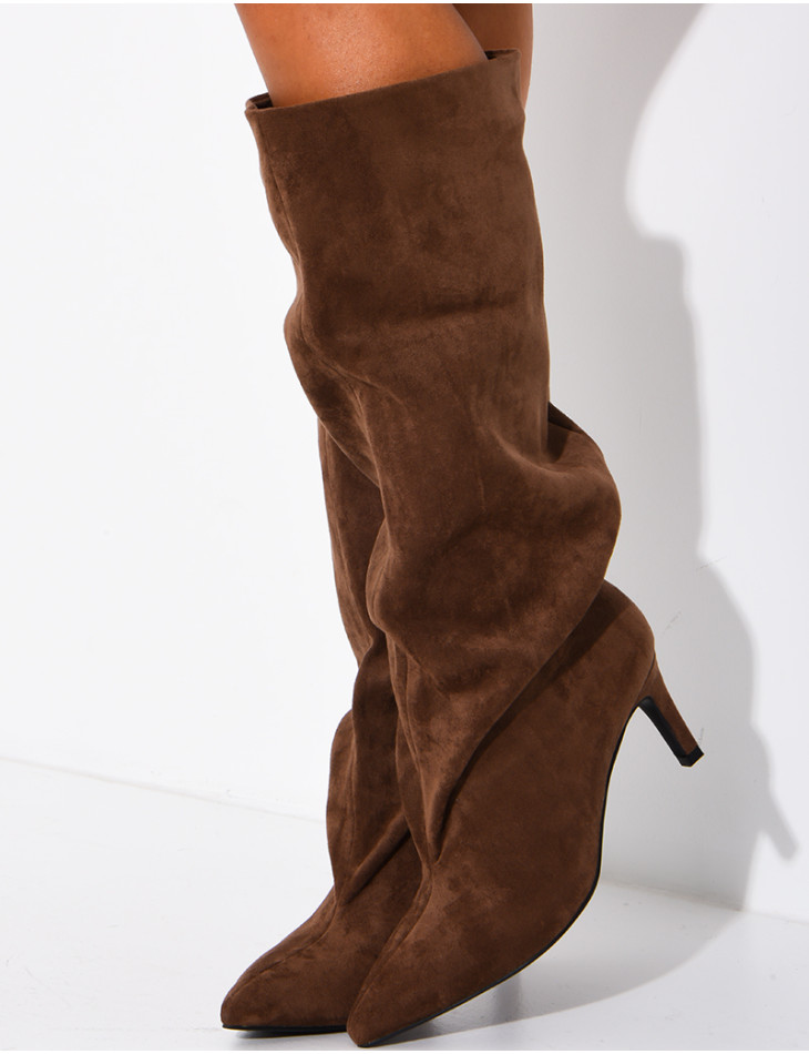 Bottes en suédine effet bouffantes