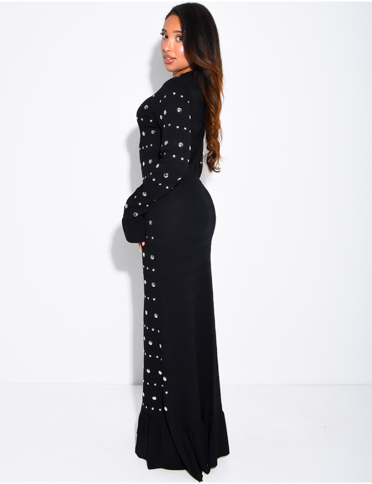Long dress with round metal rivets
