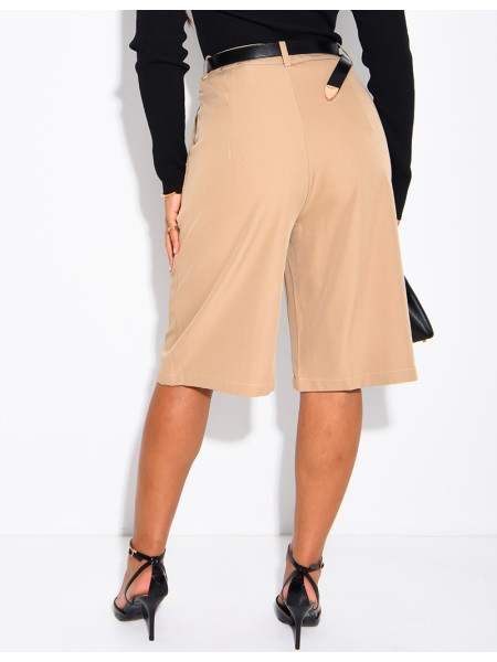 Bermudashorts mit Falten und Bund