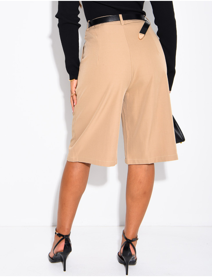 Bermudashorts mit Falten und Bund