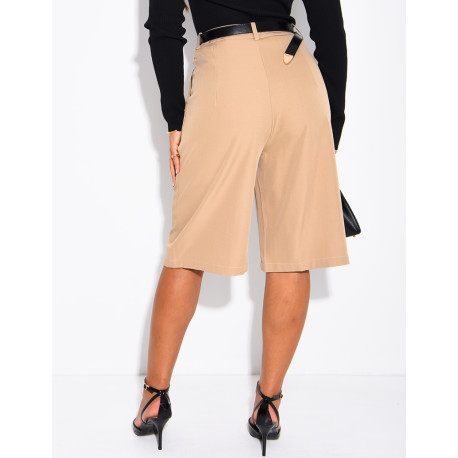 Bermudashorts mit Falten und Bund