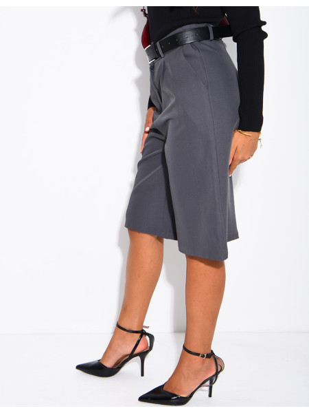 Bermudashorts mit Falten und Bund