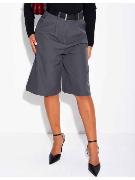 Bermudashorts mit Falten und Bund
