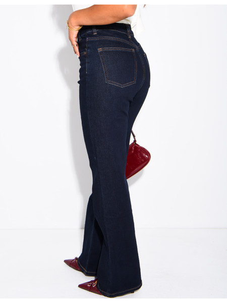 Gerade geschnittene Stretchjeans mit gekreuzter Knopfleiste