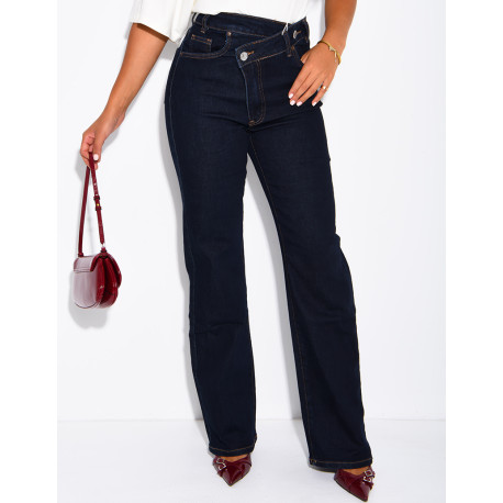 Gerade geschnittene Stretchjeans mit gekreuzter Knopfleiste