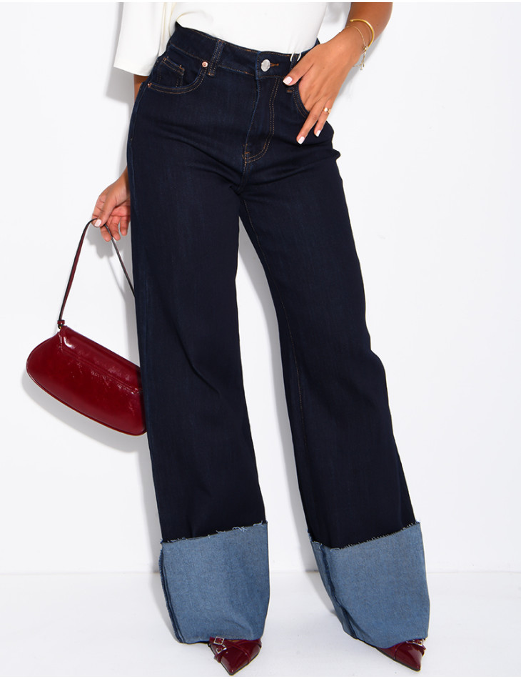 Weite Stretchjeans mit Umschlag