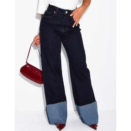 Weite Stretchjeans mit Umschlag