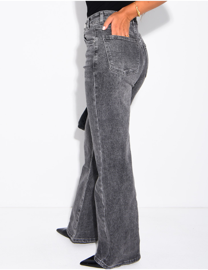 Jeans coupe droite stretchy à boutonnière croisée