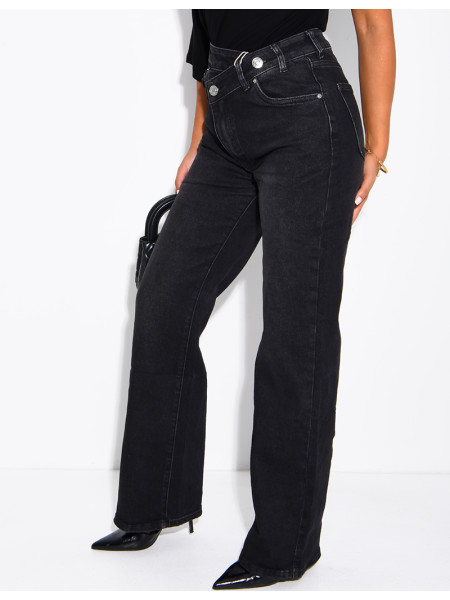 Gerade geschnittene Stretchjeans mit gekreuzter Knopfleiste
