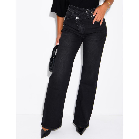 Gerade geschnittene Stretchjeans mit gekreuzter Knopfleiste