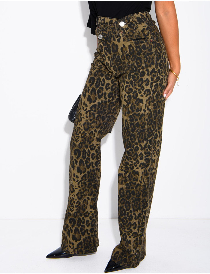 Gerade geschnittene Stretchjeans mit gekreuzter Knopfleiste und Leopardenmuster