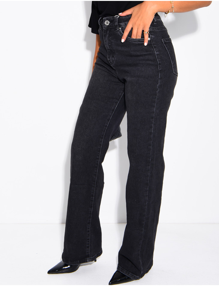 Gerade geschnittene Jeans in schwarz, stretchig