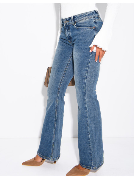 Ausgeweitete Flare-Jeans in verwaschener Optik mit umgeschlagenen Taschen