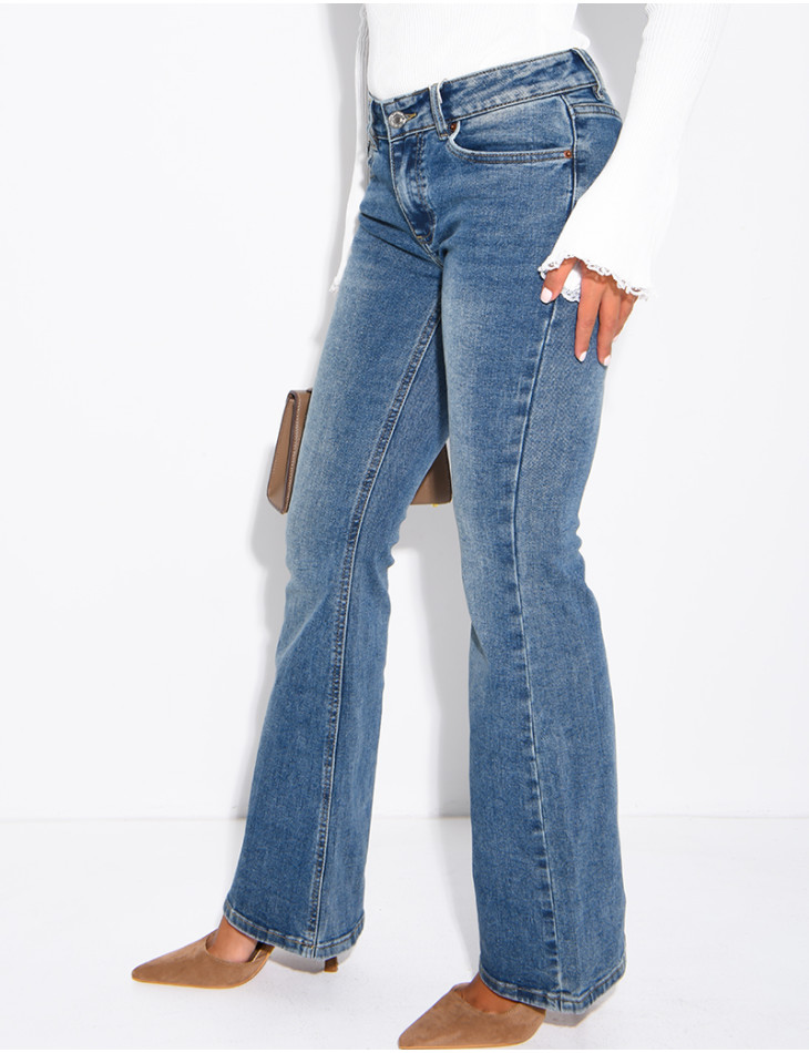Ausgeweitete Flare-Jeans in verwaschener Optik mit umgeschlagenen Taschen