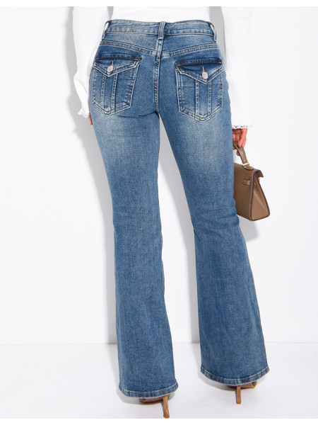 Ausgeweitete Flare-Jeans in verwaschener Optik mit umgeschlagenen Taschen