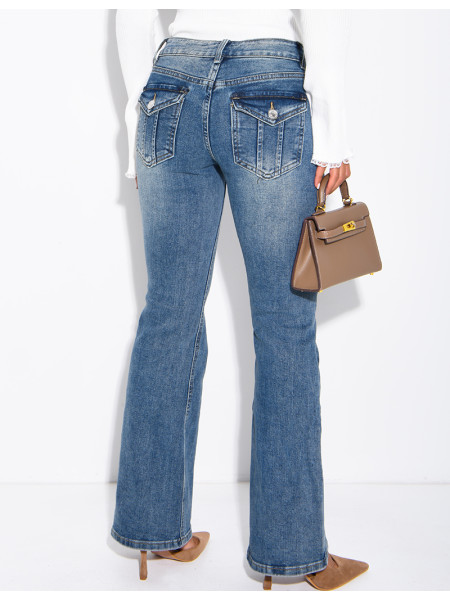 Ausgeweitete Flare-Jeans in verwaschener Optik mit umgeschlagenen Taschen