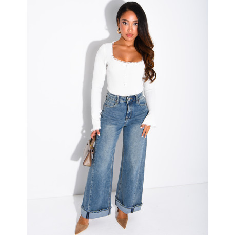 Weit geschnittene Jeans mit High-Waist-Schnitt und Washed-Effekt