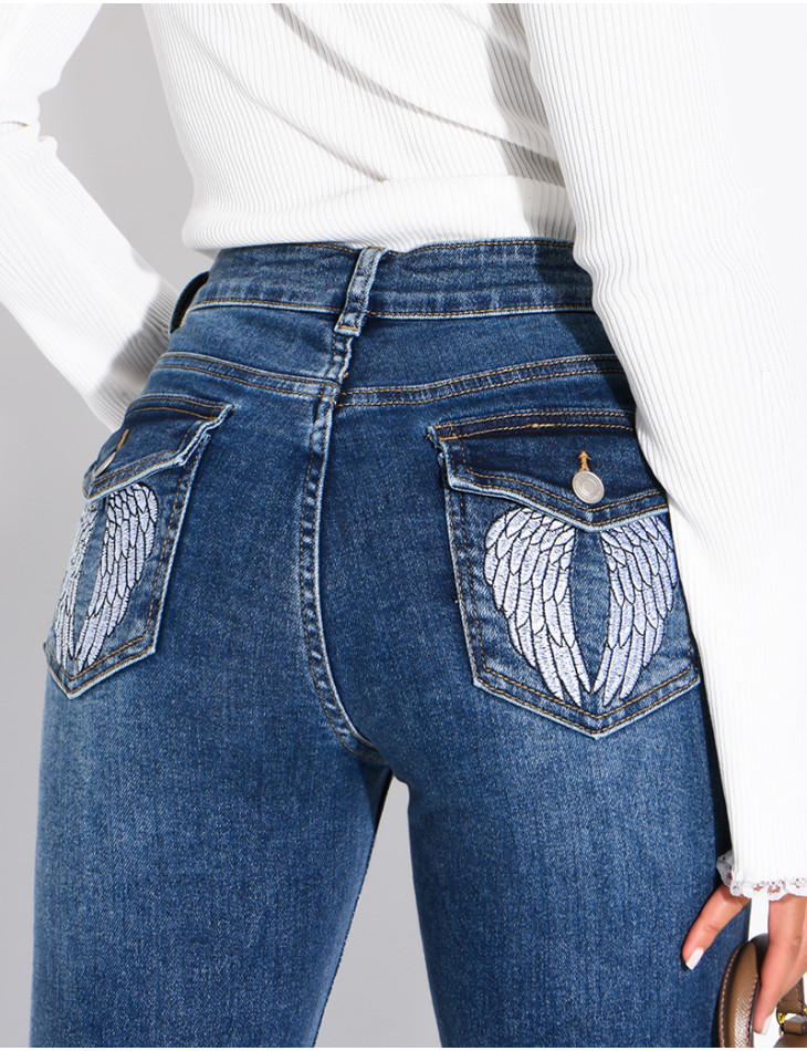 Ausgestellte Flare-Jeans mit Vintage-Stickereien