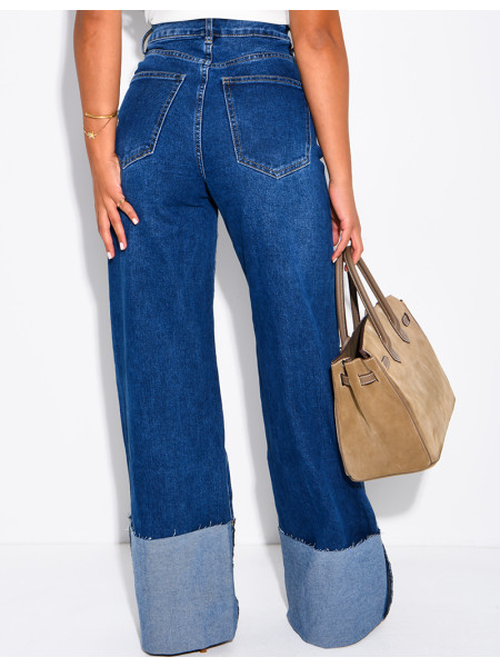 Jeans bleu brut retroussé