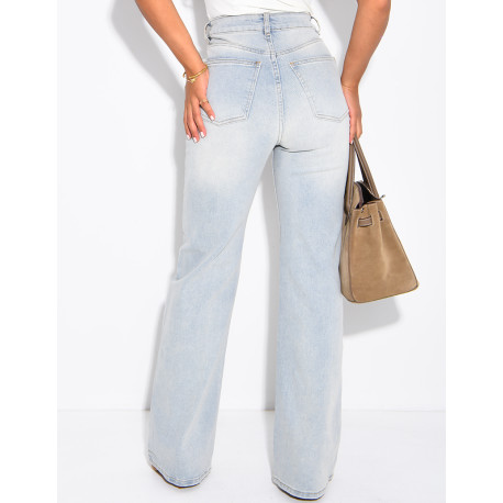 Hellblaue, ausgewaschene Jeans mit geradem Schnitt und Stretchanteil