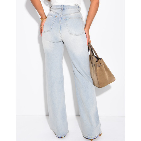 Hellblaue, ausgewaschene Jeans mit geradem Schnitt und Stretchanteil