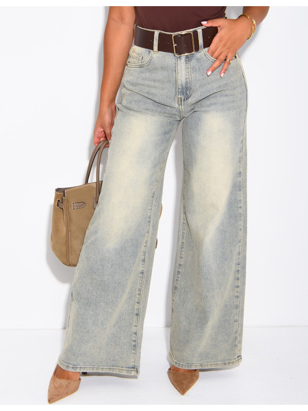 Jeans mit weitem Bein und verwaschener Optik sowie einem abnehmbaren Kunstledergürtel an der Taille