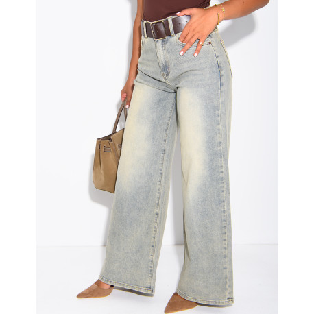 Jeans mit weitem Bein und verwaschener Optik sowie einem abnehmbaren Kunstledergürtel an der Taille
