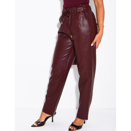 Kunstlederhose mit Schnürung an der Taille