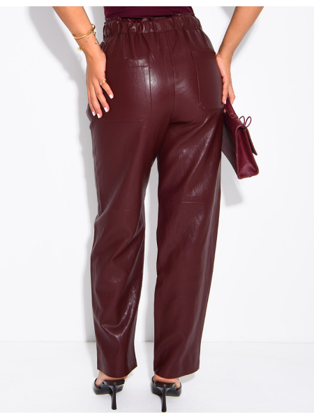 Kunstlederhose mit Schnürung an der Taille