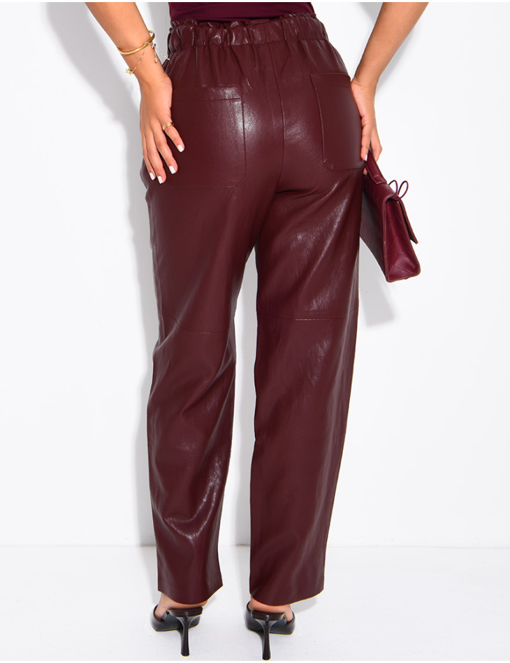 Kunstlederhose mit Schnürung an der Taille