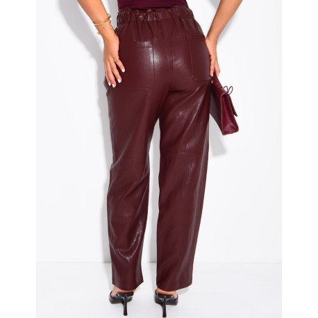Kunstlederhose mit Schnürung an der Taille