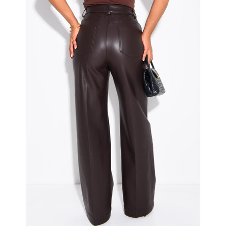 Gerade geschnittene Hose aus Kunstleder