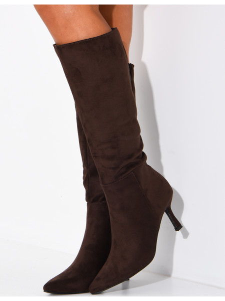 Bottes à talons et bouts pointus en suédine