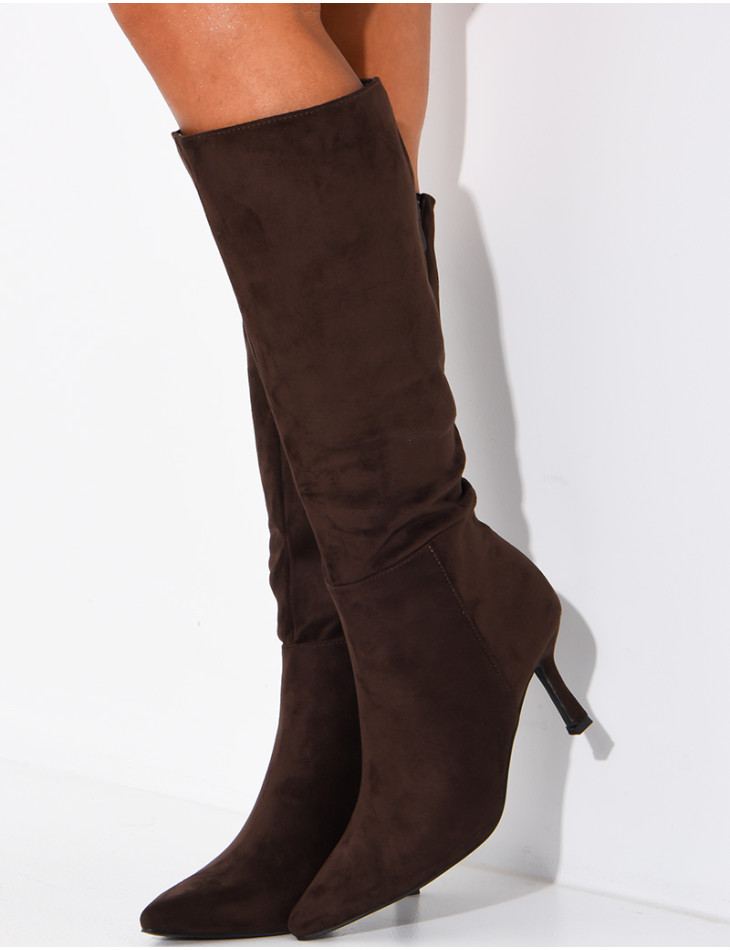 Bottes à talons et bouts pointus en suédine