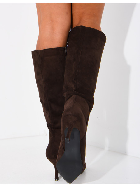Bottes à talons et bouts pointus en suédine
